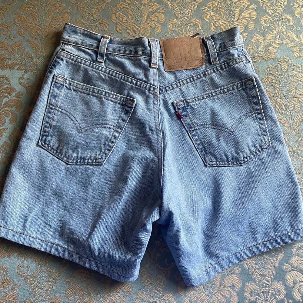 Levi’s high-waisted light denim shorts